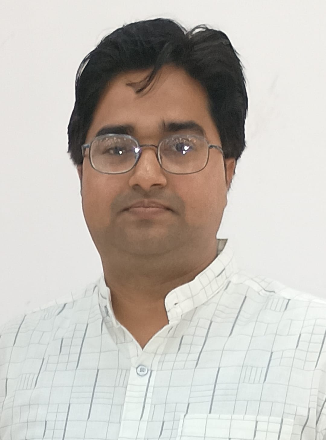DR .NADIM ANSARI
